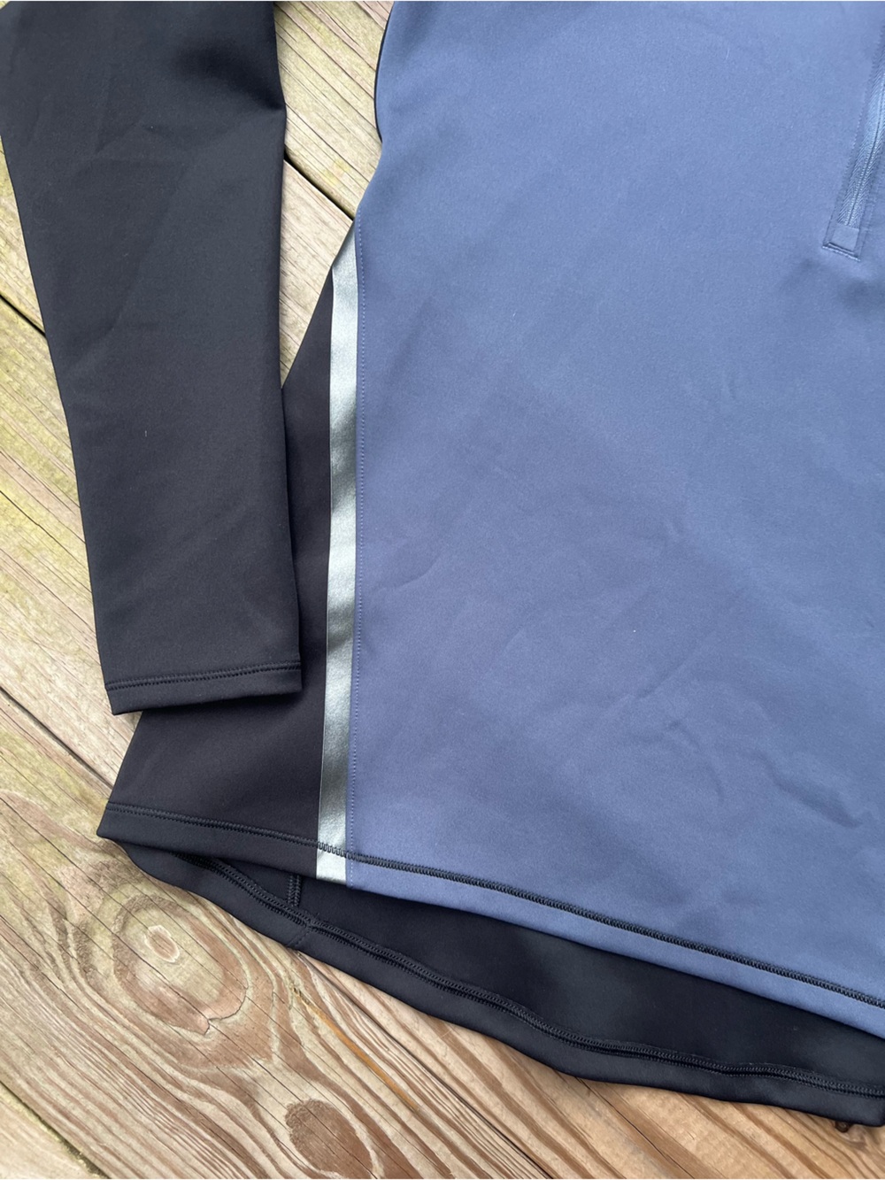 Under Armour Woman’s Large Half Zip Black/Blue Long Sleeve Top - Picture 7 of 10